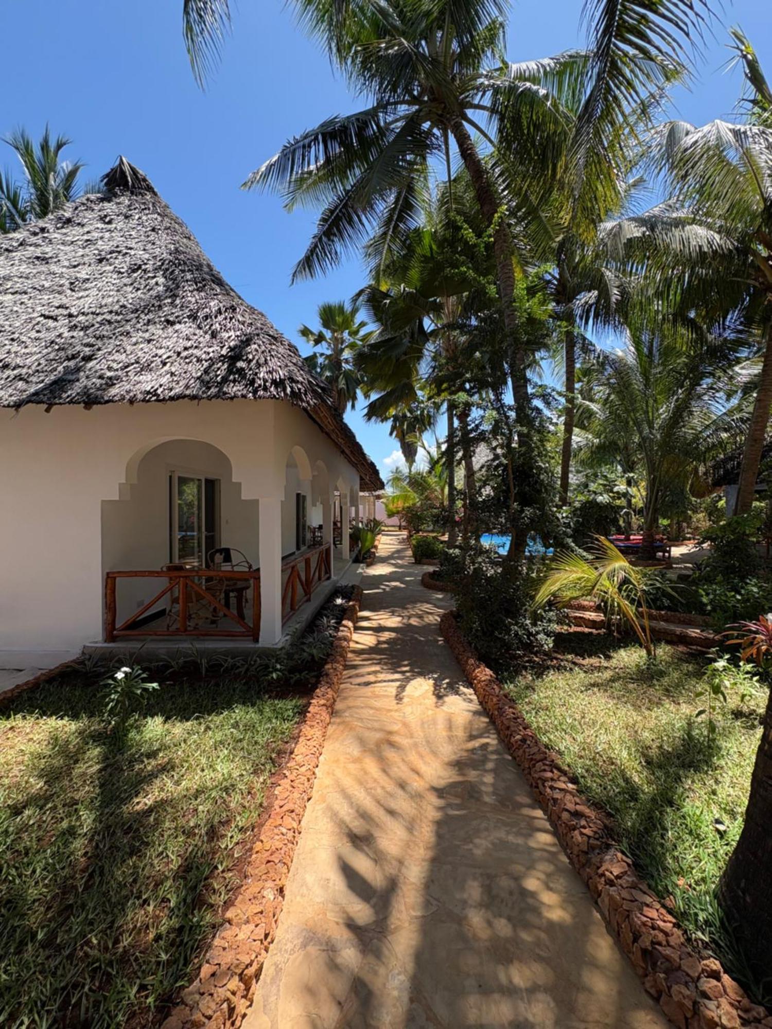 African Bungalows Nungwi Exterior photo