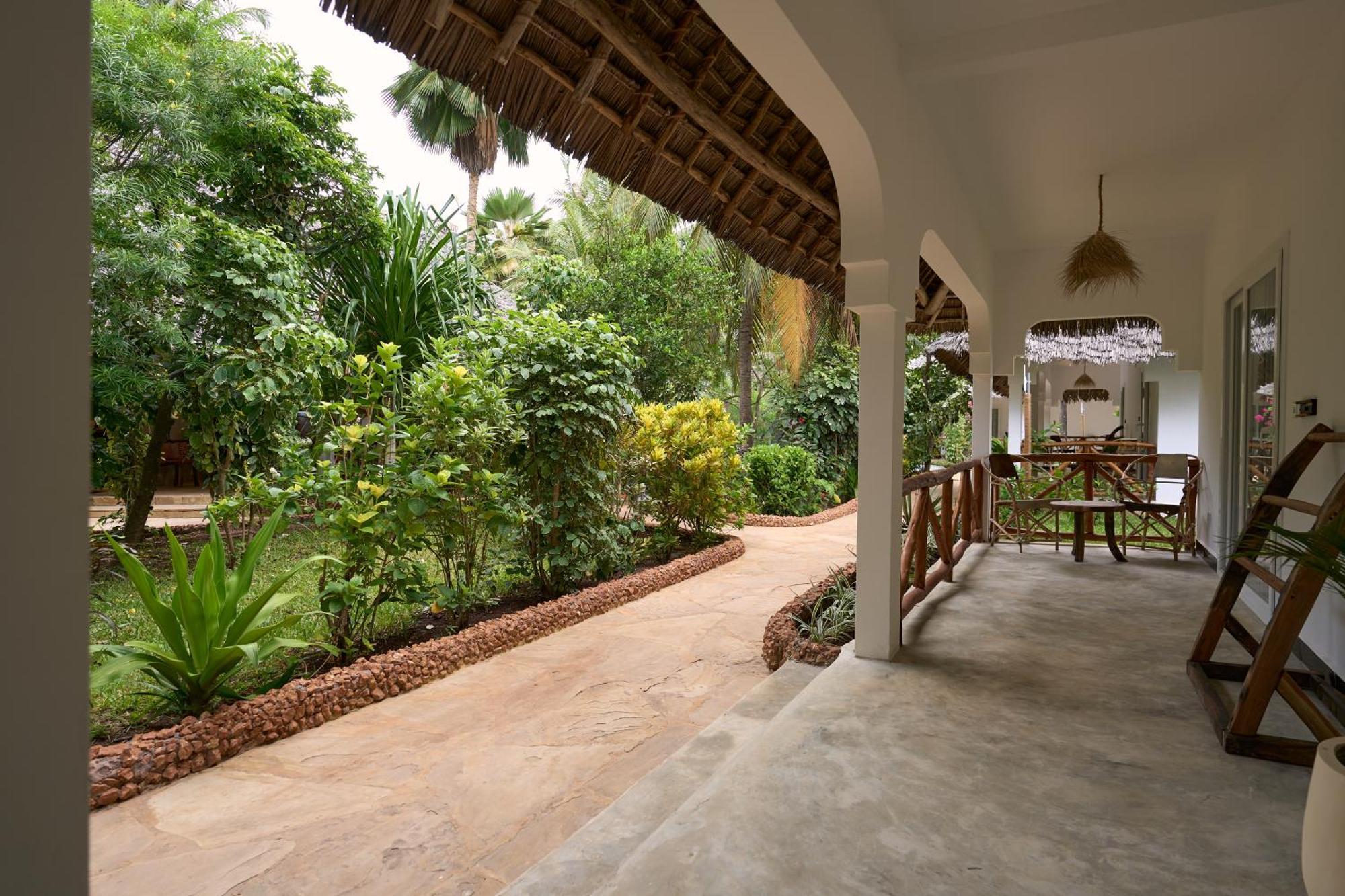African Bungalows Nungwi Exterior photo